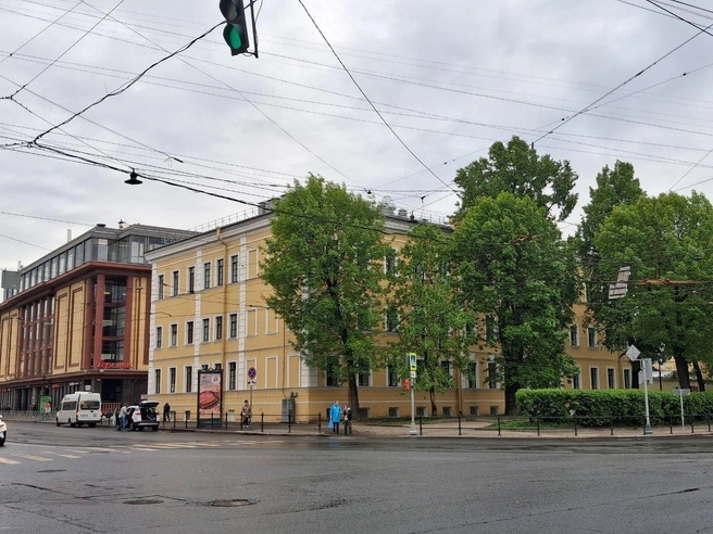 Дом на Звенигородской, 1. В прошлом — общежитие, сейчас — бутик-отель | Источник: Анна Мотовилова / FONTANKA.RU