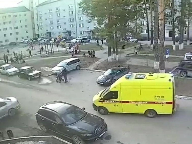Инцидент произошел вечером на детской площадке в Винзилях. | Источник: читатель 72.RU