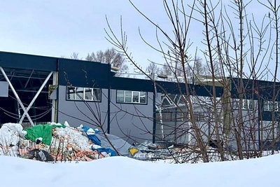 Снег обрушил крышу здания в ОбьГЭС