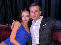 После семейного скандала Кафельникова скрывает, что проводит время с мужем