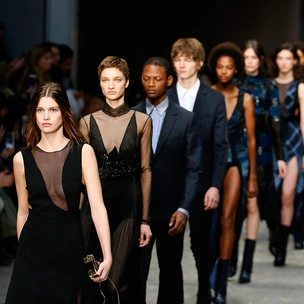 Почему коллекция Trussardi FW18-19 — это то, как мы видим моду будущего сезона