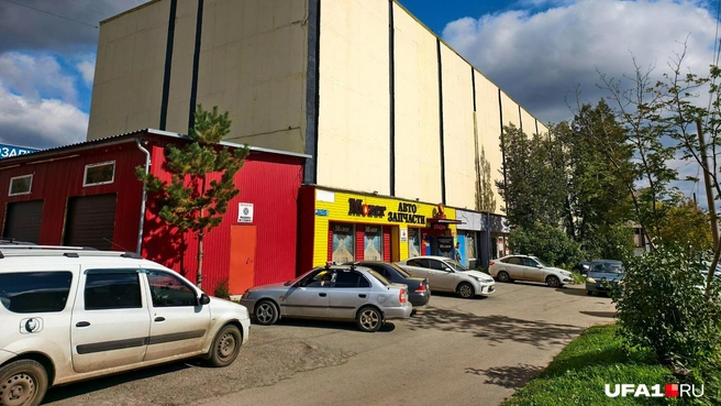Всего в здании три этажа | Источник: Булат Салихов / UFA1.RU