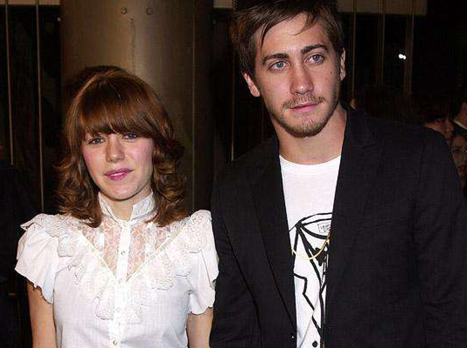 2001 год – певица, солистка инди-рок группы Rilo Kiley Дженни Льюис