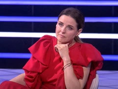 Отец певицы Власовой довел ее до слез в эфире: «Существо, которое врет всю жизнь!»
