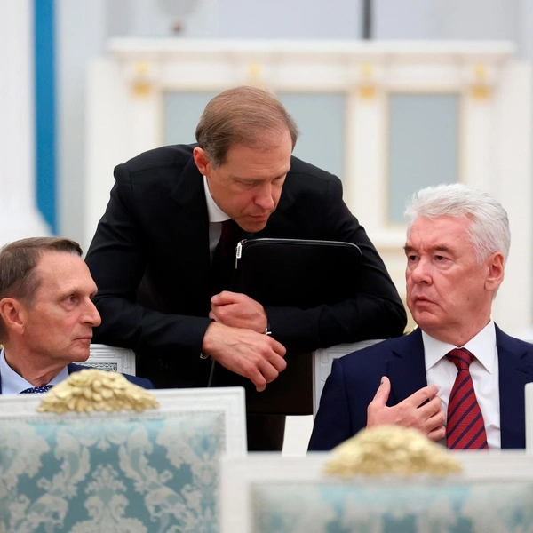 Слева направо: директор СВР Сергей Нарышкин, Первый заместитель Председателя Правительства Денис Мантуров и мэр Москвы Сергей Собянин | Источник: kremlin.ru