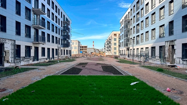 Plus Пулковский — газоны и фасады | Источник: ООО «СПЕЦИАЛИЗИРОВАННЫЙ ЗАСТРОЙЩИК „КАРПОВКА, 31“