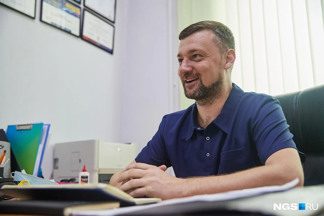 Врач говорит, что с четвертого курса выбрал травматологию | Источник: Александр Ощепков / NGS.RU