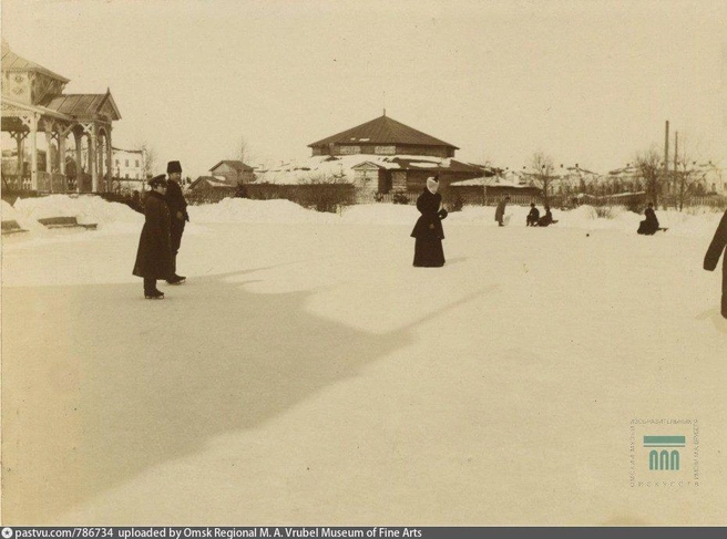 1900–1905 года. Так выглядел каток в саду «Аквариум», он располагался в районе современной улицы Партизанской | Источник: Алексей Пахотин / Pastvu.com