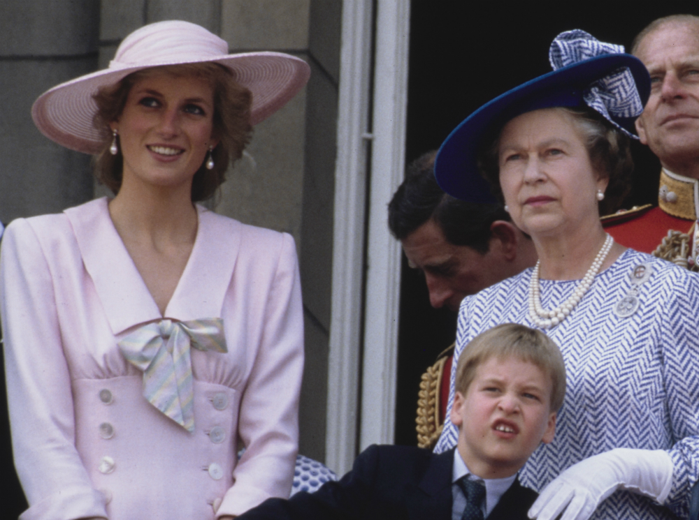 Королевская семья на балконе Букингемского дворца, июнь 1989 | marieclaire.ru