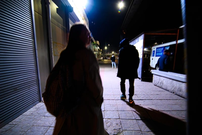 Мужчина пытался убить женщину с помощью зубного протеза