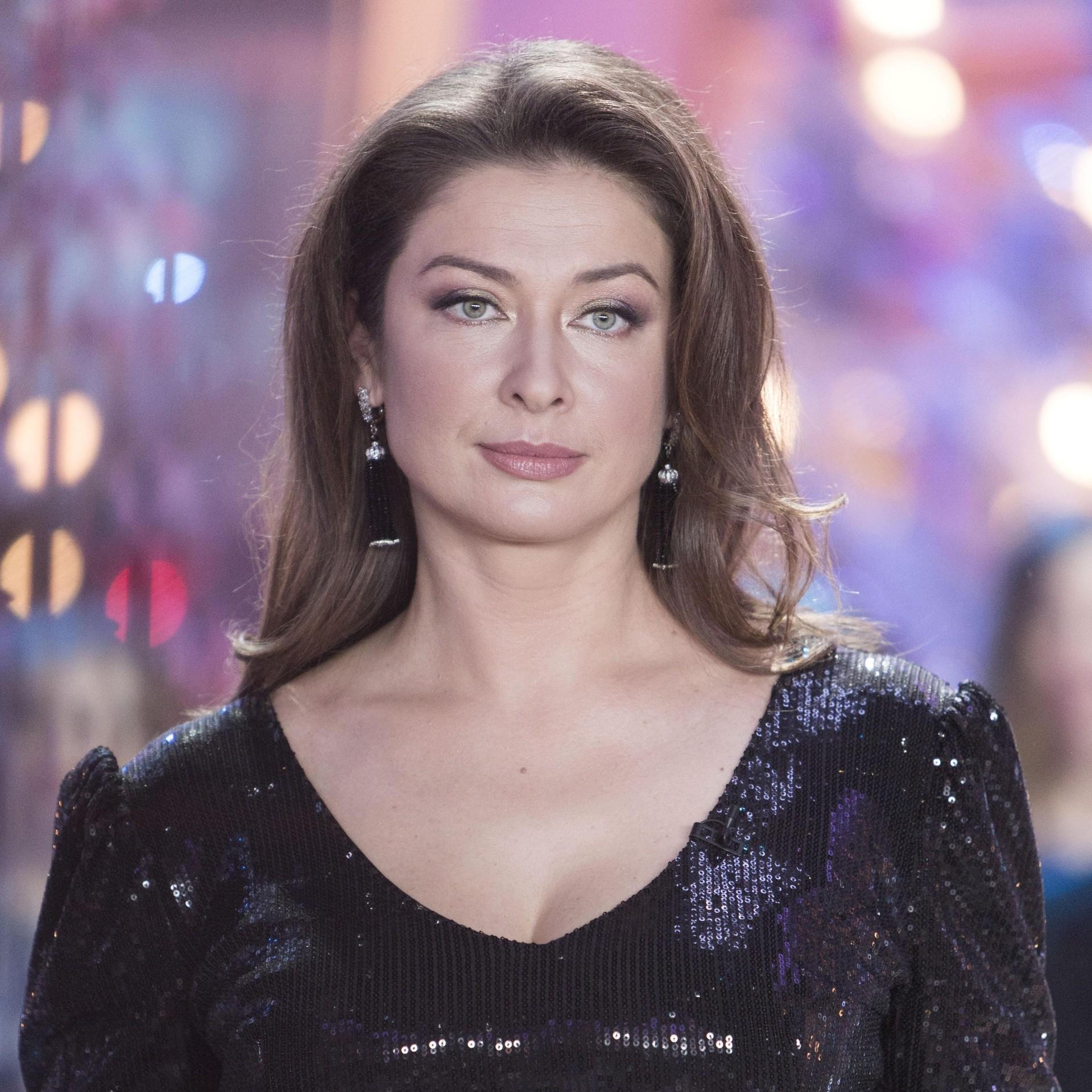 «На мороженое?»: ведущая «России» Мария Ситтель посмеялась над размером пособий на пятерых детей