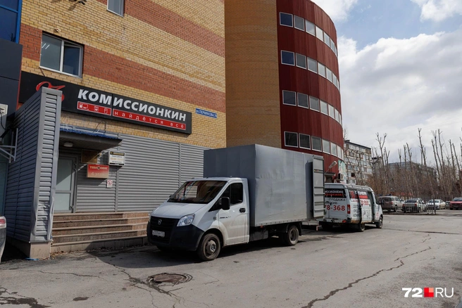 В некоторых комиссионках есть даже возможность вывоза крупной бытовой техники при покупке с рук | Источник: Ирина Шарова / 72.RU