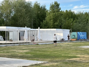 И зона отдыха с кафе | Источник: Полина Старкова, Baden Family