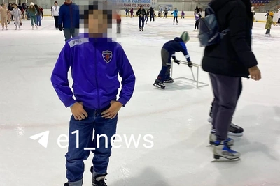 Ural schoolboy who stabbed passerby in entrance says 'I took a knife and went for a walk'