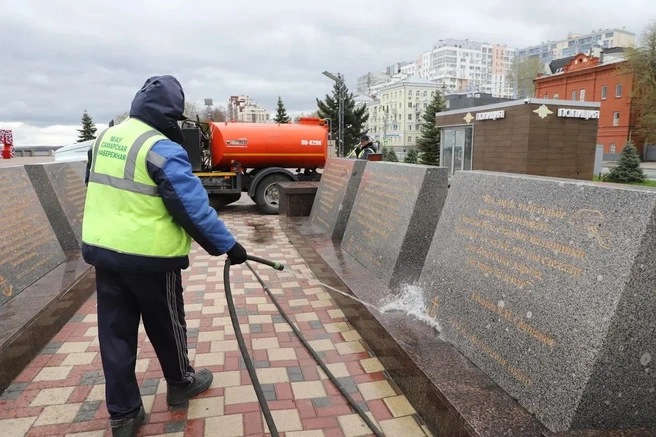 За месяц в порядок приведут 300 памятников | Источник: Администрация Самары