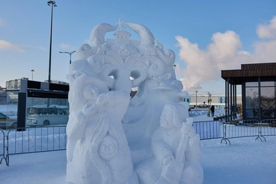 Омичи взяли приз на фестивале снежных скульптур