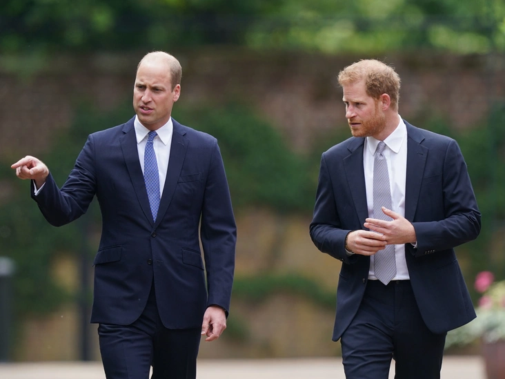 Принц Уильям и принц Гарри в саду Кенсингтонского сада, 1 июля 2021