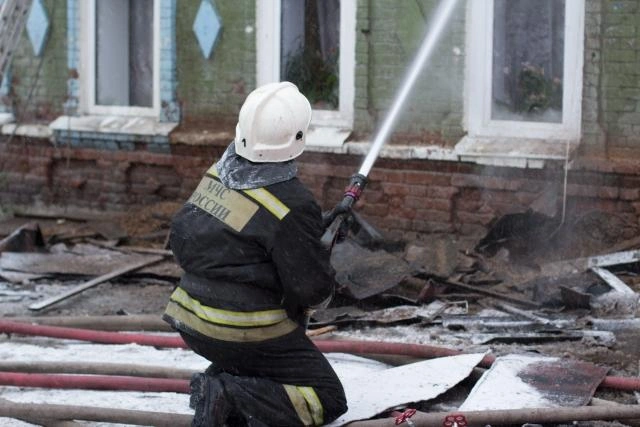 В Самаре жильцов дома эвакуировали из-за возгорания лестницы | 63.ru