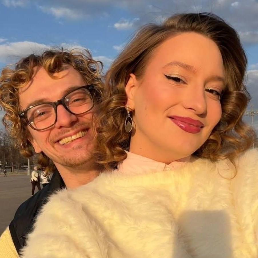 «Тяжело видеть с этими ранами, холодную, но красивую»: близкие простились с Евгенией, которую зарезал актер Влад Бенграф