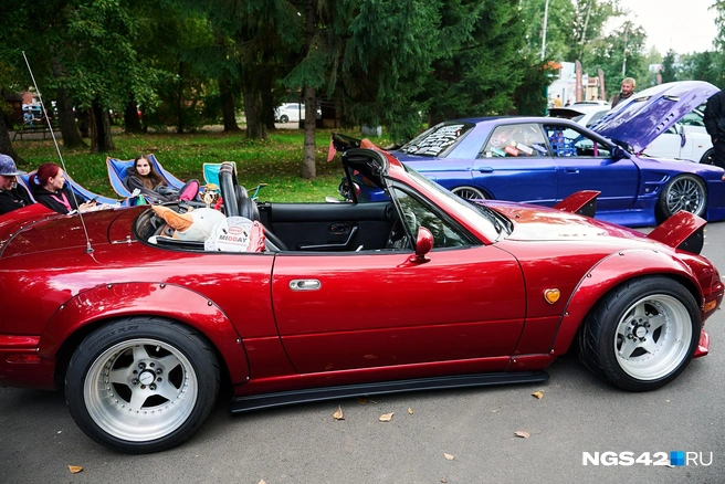Счастливым владельцем этой Mazda Eunos Roadster 1990 года является новокузнечанин | Источник: Андрей Власов / NGS42.RU