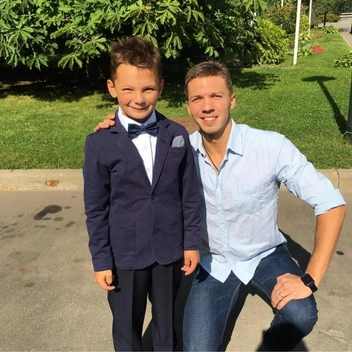 Мужчина редко делится фотографиями единственного наследника