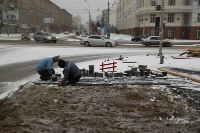 Мэрия Новосибирска объяснила, кто ремонтирует тротуары и проезды