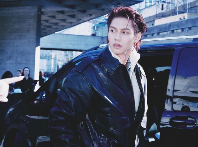 Все об актере Брайт, которого в 2024 году признали самым влиятельным тайцем в моде