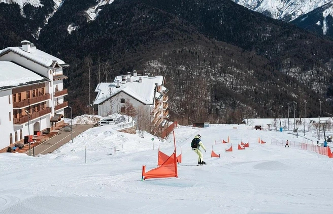 Победители и призеры получили цветы и медали | Источник: sochi.ru