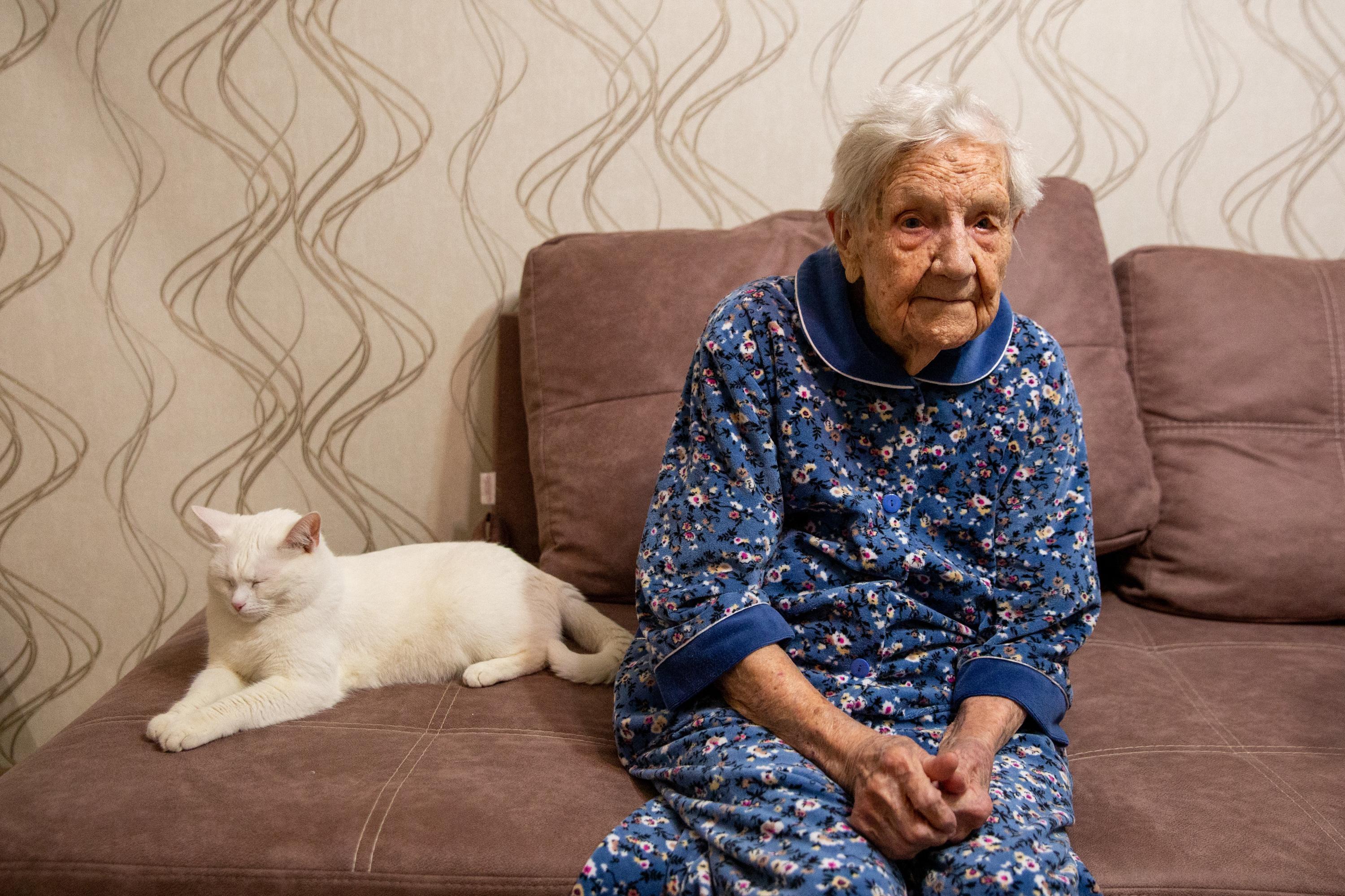 «Все ушли, а я осталась»: 115-летняя жительница Ярославля рассказала о своем долголетии