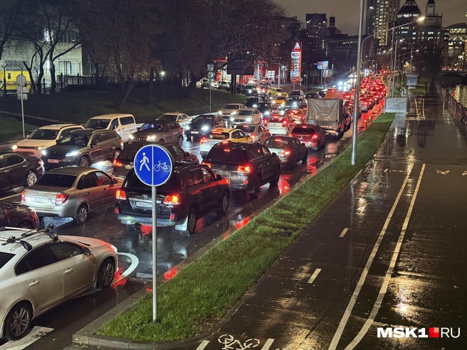 Москву сковали пробки в 8 баллов | Источник: Сергей Панин / MSK1.RU