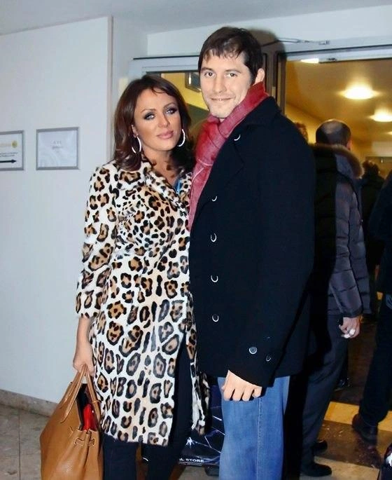 Певица с Александром Фроловым | Источник: Юлия Началова / Vk.com