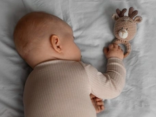 «Ударила по лицу и сделала уколы в голову»: мать приговорили к 13 годам тюрьмы за жестокое убийство 2-месячного сына