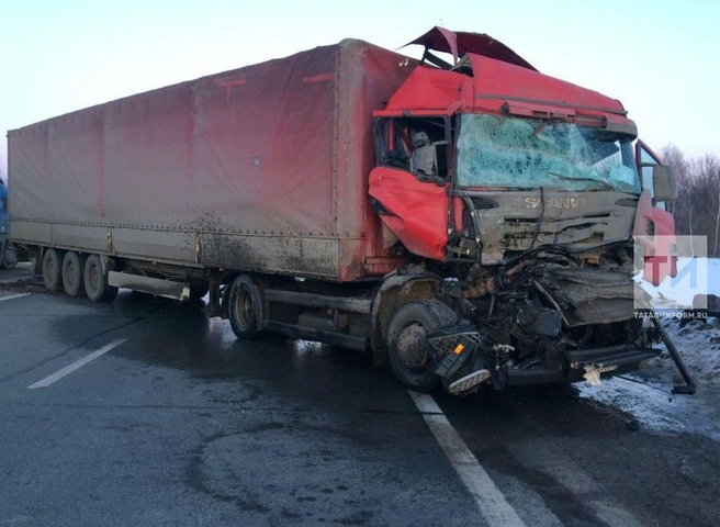Рязанская фура попала в крупную аварию в Татарстане | ya62.ru