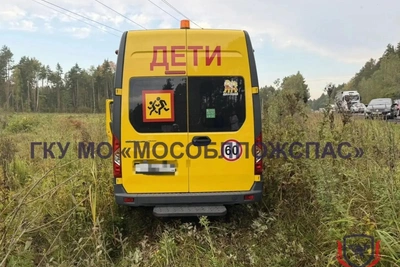Под Коломной столкнулись микроавтобус и два авто