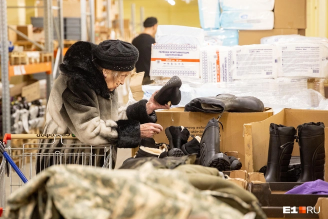 Покупателям в «Светофоре» приходится тщательно выбирать подходящие товары | Источник: Bладислав Лоншаков / E1.RU 