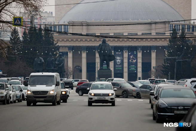 Пешеходный маршрут можно благоустроить от вокзала до театра | Источник: Андрей Бортко / NGS.RU