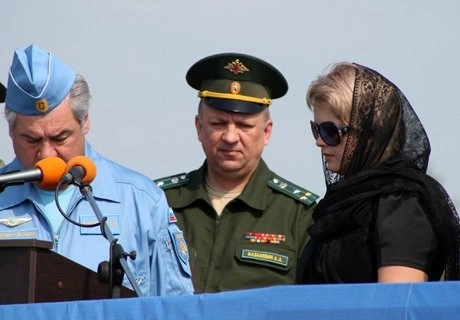 Вдове погибшего под Рязанью пилота вручен приз «Авиадартса» | ya62.ru