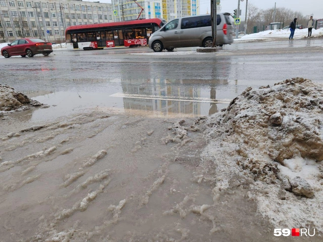 Ситуация неподалеку от центра города | Источник: Марина Кузнецова / 59.RU