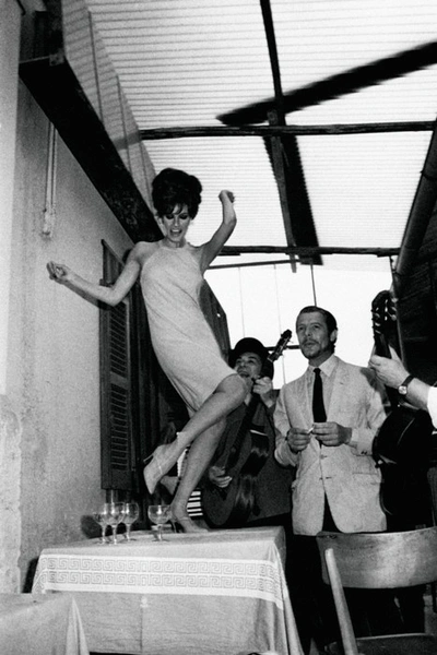 Ракел Уэлш, Марчелло Мастроянни | Источник: Estorick Collection