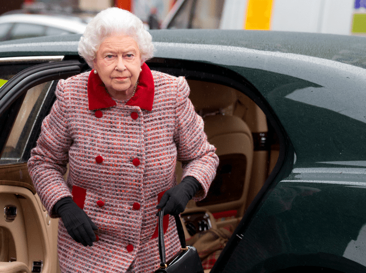 Королевская щедрость: сколько Елизавета II тратит на подарки к Рождеству