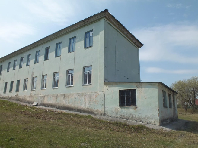 Пристройка, под которой ненадежные грунты | Источник: читатель NGS.ru