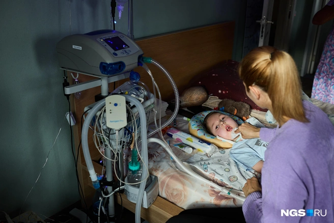 Гоше семь лет. О нём заботятся мама и бабушка. Единственным кормильцем был Николай Николаевич | Источник: Александр Ощепков / NGS.RU