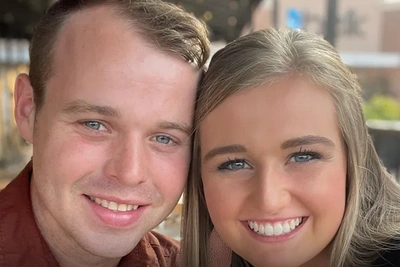 Джозеф и Кендра Даггар обвиняются в опасности для ребенка