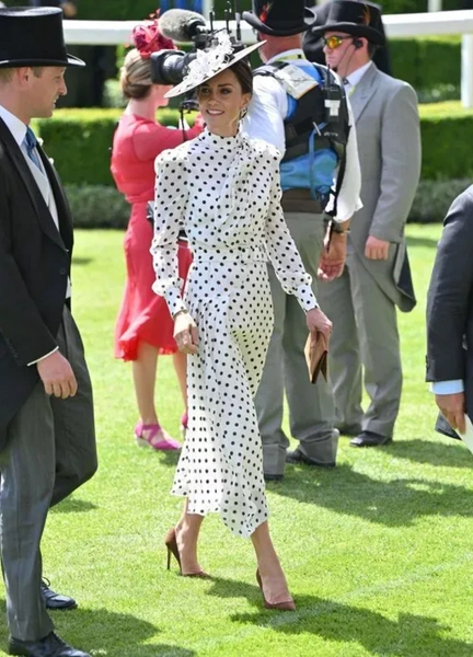 Кейт Миддлтон на королевских скачках Royal Ascot в 2022 году | Источник: Соцсети