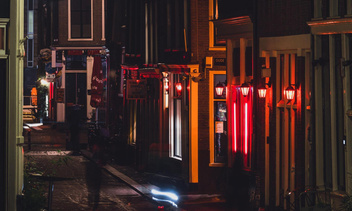 Улицы красных фонарей