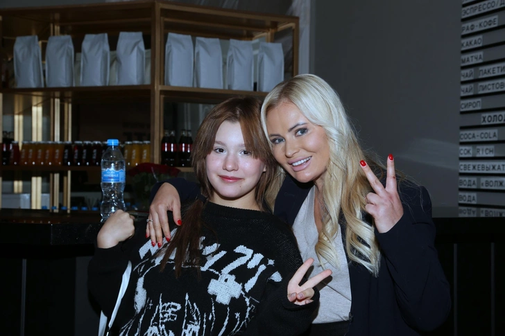 Дана Борисова и Полина Аксенова | www.starhit.ru