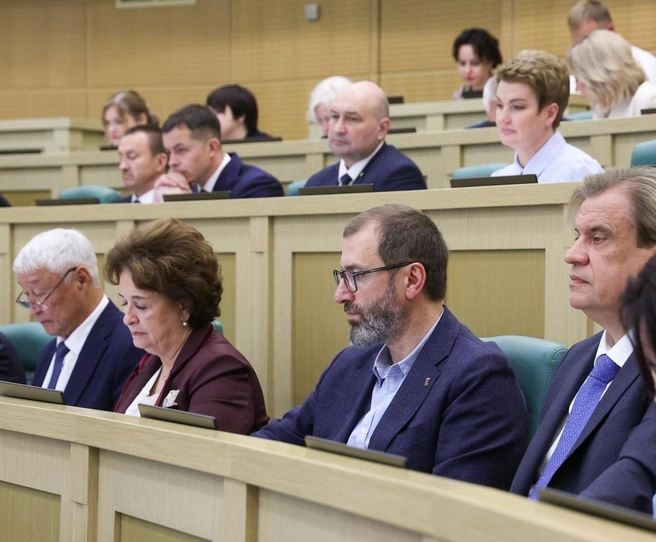 Парламентские слушания прошли в Совете Федерации под председательством Валентины Матвиенко | Источник: законодательное собрание Иркутской области