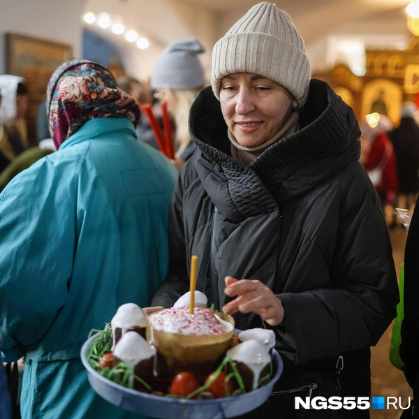 После окончания таинства люди спешили к выходу | Источник: Евгений Софийчук / NGS55.RU