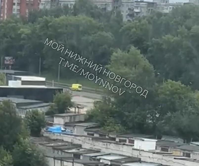 Около десяти машин скорой пронеслись в сторону Верхних Печёр в Нижнем Новгороде — что случилось