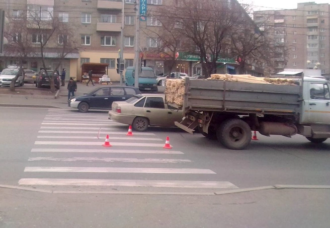 Школьница переходила дорогу по «зебре» | Источник: ГИБДД по Красноярскому краю